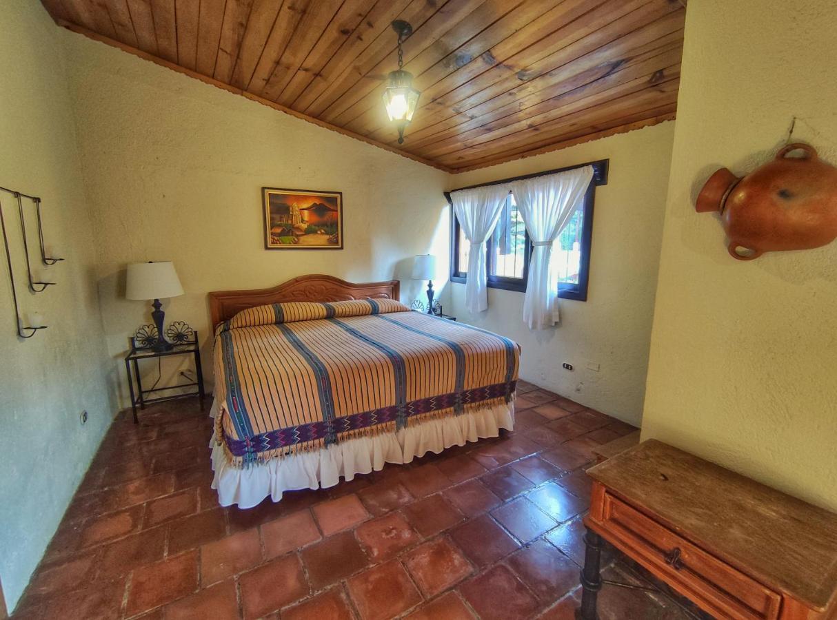 Hotel Toliman San Lucas Toliman Bagian luar foto