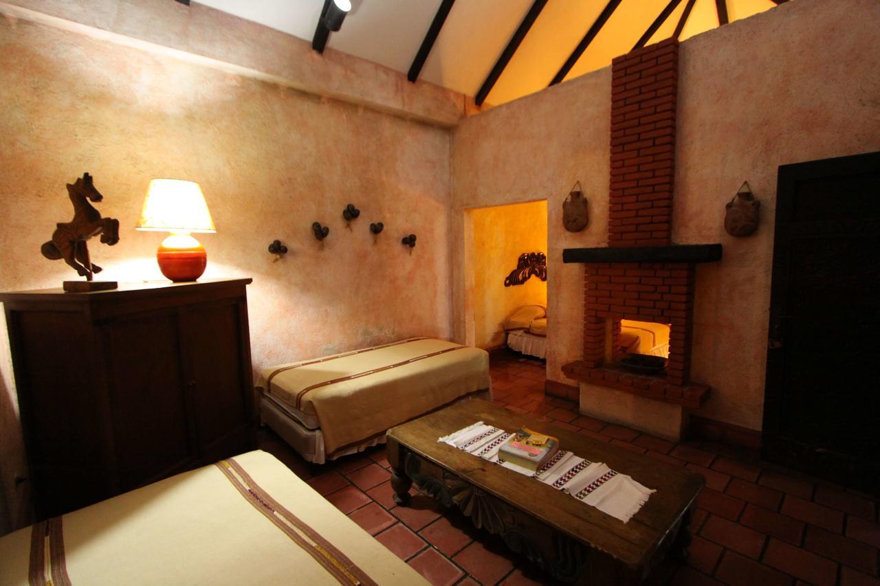 Hotel Toliman San Lucas Toliman Bagian luar foto