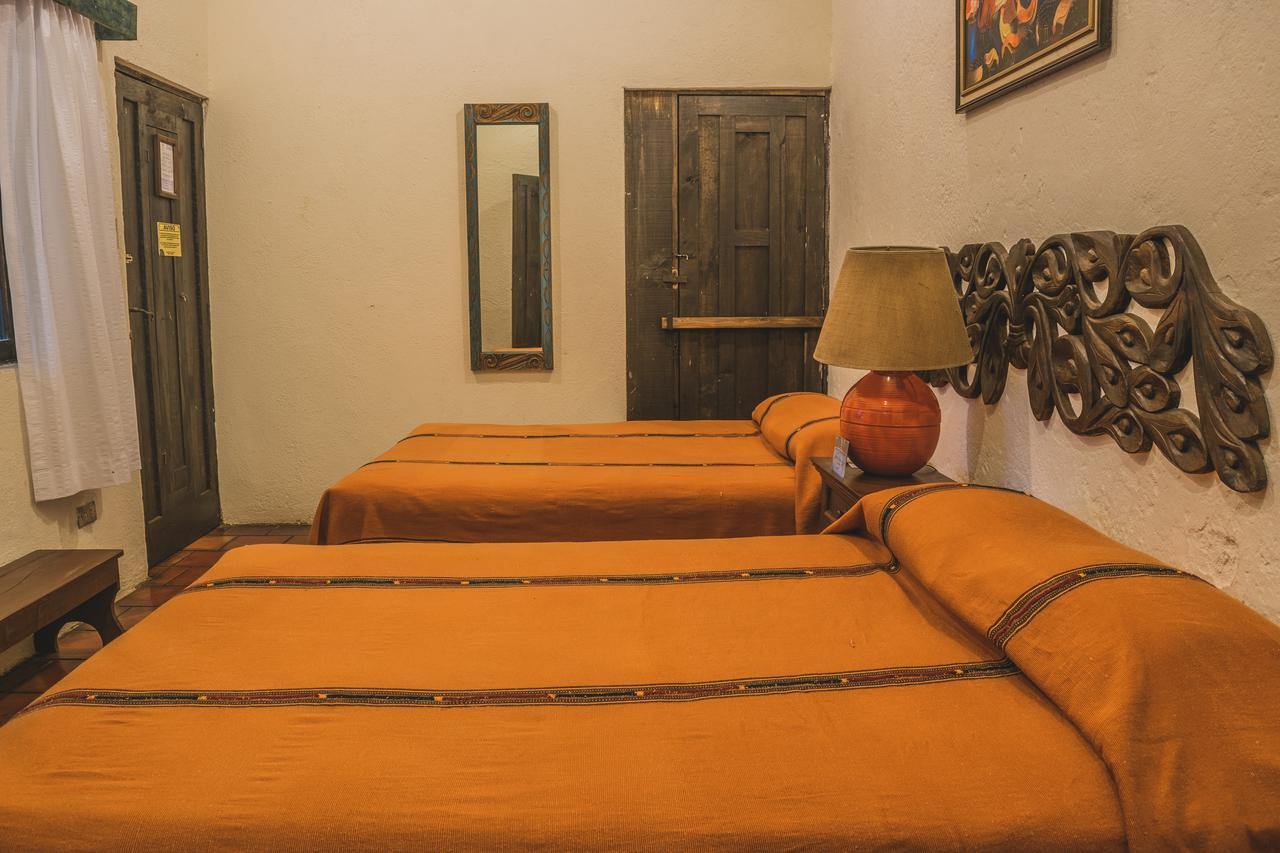 Hotel Toliman San Lucas Toliman Bagian luar foto