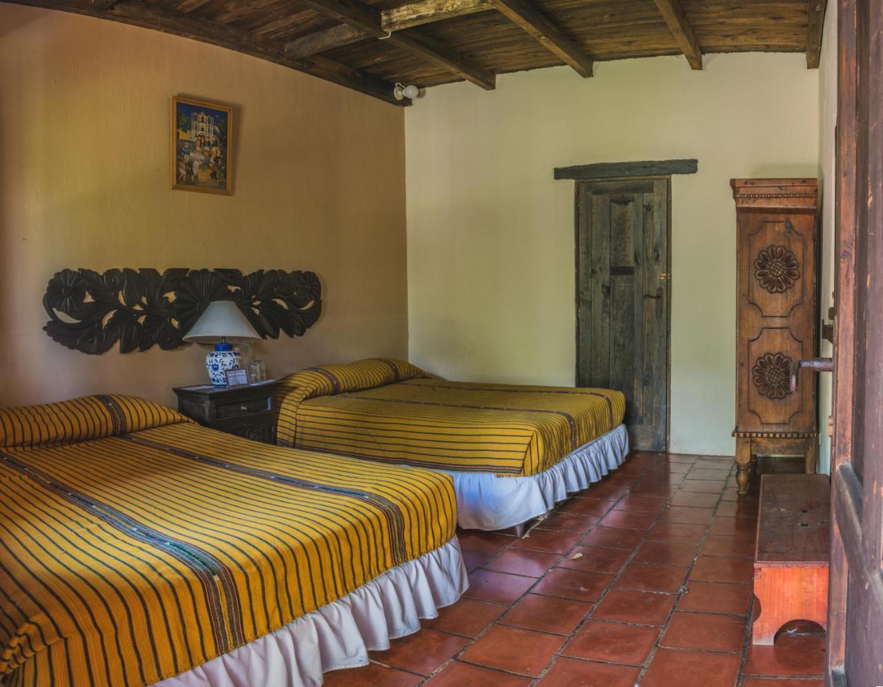 Hotel Toliman San Lucas Toliman Bagian luar foto